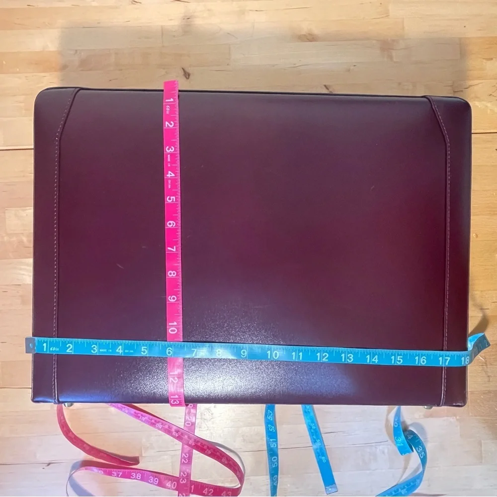 U.S. Luggage New York Burgundy Leather Vintage Expandable Briefcase